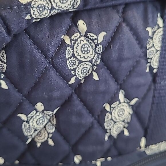 Vera Bradley Sea Turtles Medium Traveler Bag NWT - Picture 4 of 4